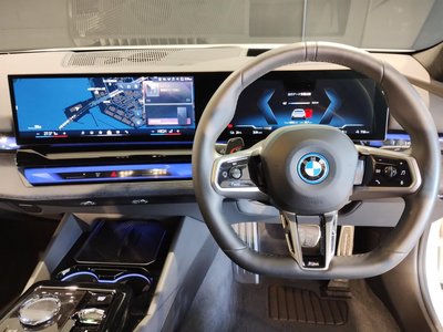 2025 BMW I5 TOURING photo 33