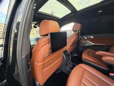 2023 BMW X7 thumbnail 37