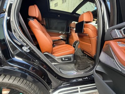 2023 BMW X7 thumbnail 32