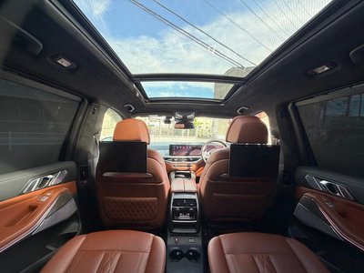 2023 BMW X7 thumbnail 24
