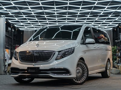 2017 Mercedes-BENZ V-CLASS photo 3