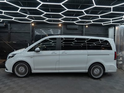 2017 Mercedes-BENZ V-CLASS photo 7