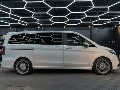 2017 Mercedes-BENZ V-CLASS photo 8