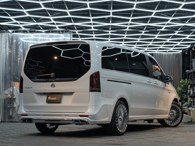 2017 Mercedes-BENZ V-CLASS photo 4
