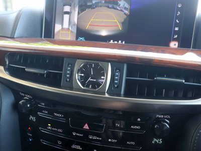 2015 Lexus LX — фото 9