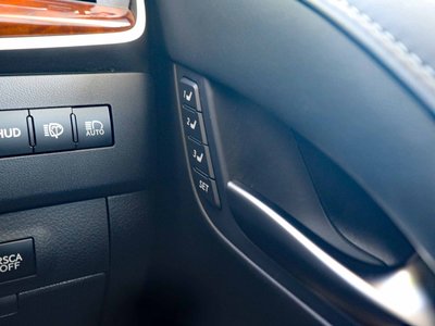 2015 Lexus LX — фото 38