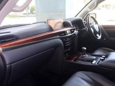 2015 Lexus LX — фото 28