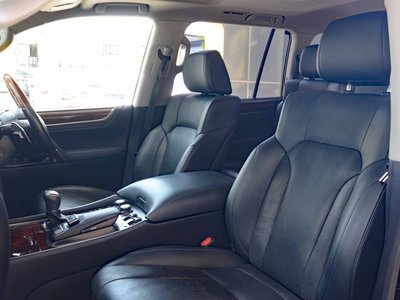 2015 Lexus LX — фото 30