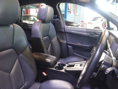 2019 Porsche MACAN 照片 31