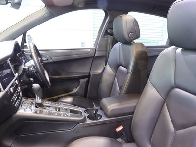 2019 Porsche MACAN 照片 32