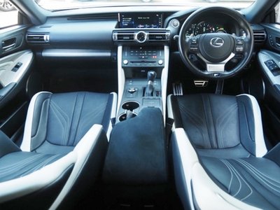 صورة 27 لـ 2021 Lexus RC F