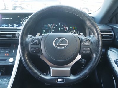 صورة 36 لـ 2021 Lexus RC F