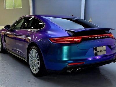 2019 Porsche PANAMERA photo 2