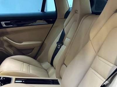2019 Porsche PANAMERA photo 7