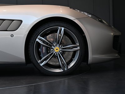 2017 Ferrari GTC4 LUSSO — фото 8