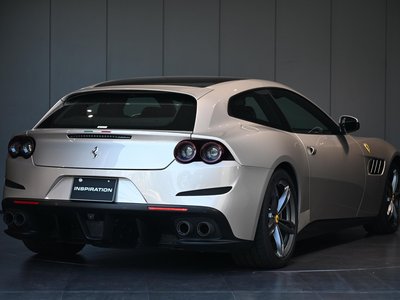 2017 Ferrari GTC4 LUSSO — фото 9