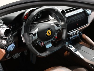 2017 Ferrari GTC4 LUSSO — фото 16