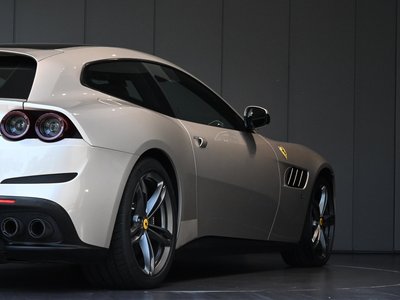 2017 Ferrari GTC4 LUSSO — фото 10