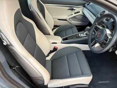 2018 Porsche 718 photo 14