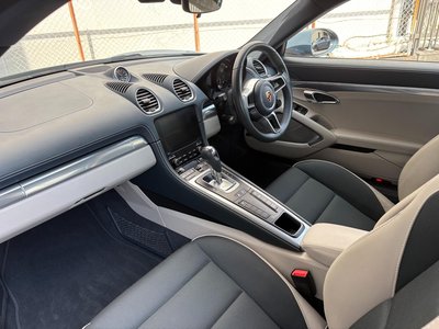2018 Porsche 718 photo 15