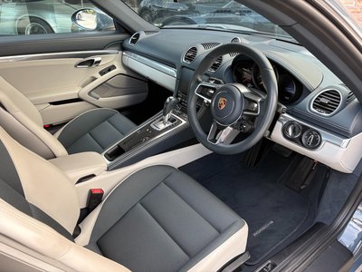 2018 Porsche 718 photo 13