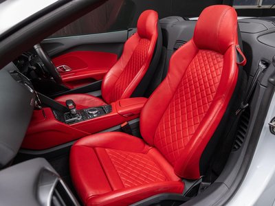 صورة 19 لـ 2017 AUDI R8 SPYDER