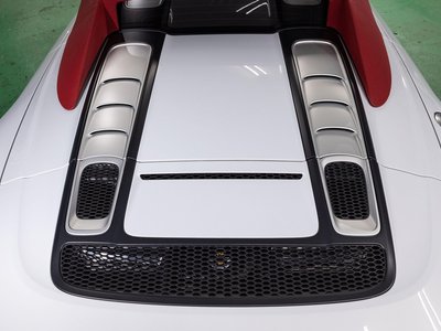 صورة 12 لـ 2017 AUDI R8 SPYDER