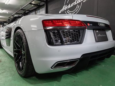 صورة 10 لـ 2017 AUDI R8 SPYDER