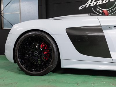 صورة 9 لـ 2017 AUDI R8 SPYDER