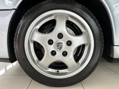 1993 Porsche 911 — миниатюра 6