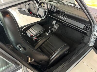 1993 Porsche 911 — миниатюра 13