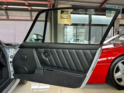 1993 Porsche 911 — миниатюра 23