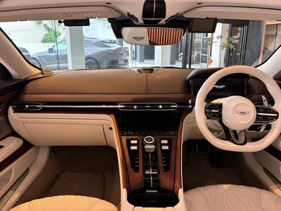 2025 Aston Martin DB12 VOLANTE — фото 15