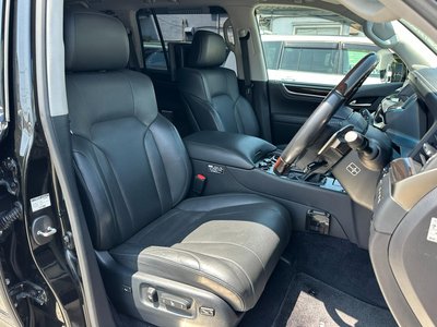 2015 Lexus LX — фото 11