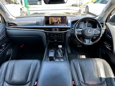 2015 Lexus LX — фото 13