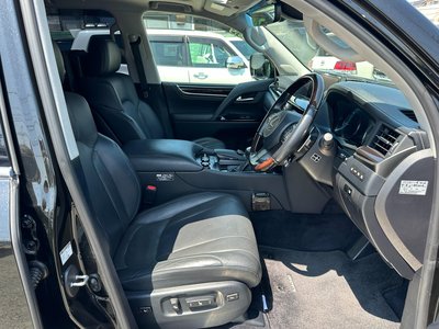 2015 Lexus LX — фото 12