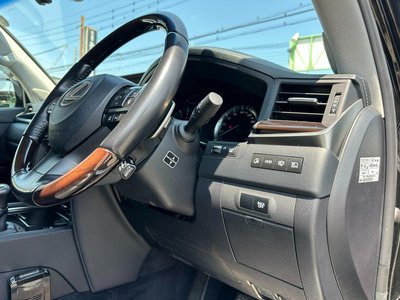 2015 Lexus LX — фото 20