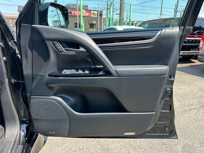 2015 Lexus LX — фото 9