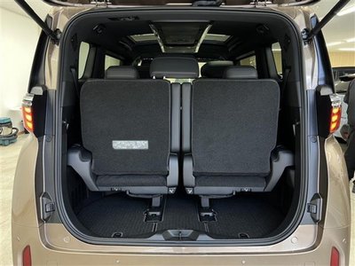 صورة 13 لـ 2026 Toyota ALPHARD