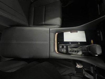 صورة 73 لـ 2026 Toyota ALPHARD