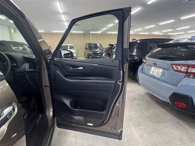 صورة 33 لـ 2026 Toyota ALPHARD