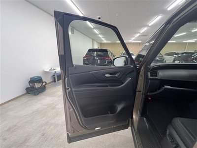 صورة 32 لـ 2026 Toyota ALPHARD