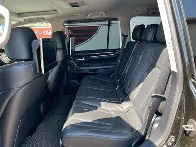 صورة 40 لـ 2015 Lexus LX