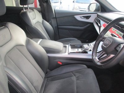 2020 AUDI Q8 photo 9