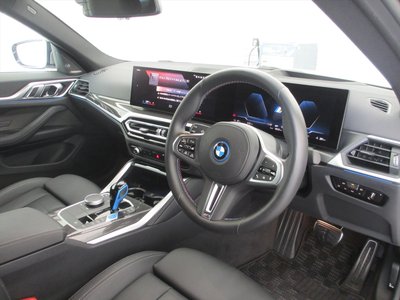 2022 BMW I4 — фото 16