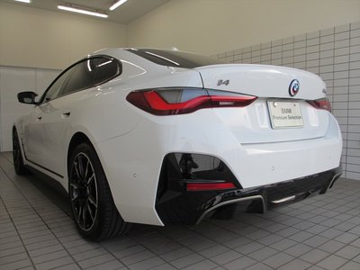 2022 BMW I4 — фото 13