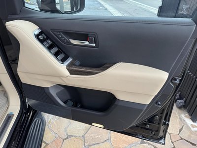 2023 Toyota LAND CRUISER 300 thumbnail 60