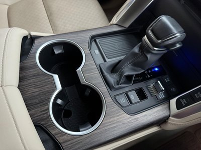2023 Toyota LAND CRUISER 300 thumbnail 33