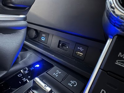 2023 Toyota LAND CRUISER 300 thumbnail 32
