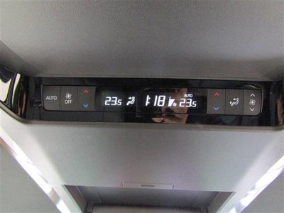 صورة 40 لـ 2025 Toyota ALPHARD
